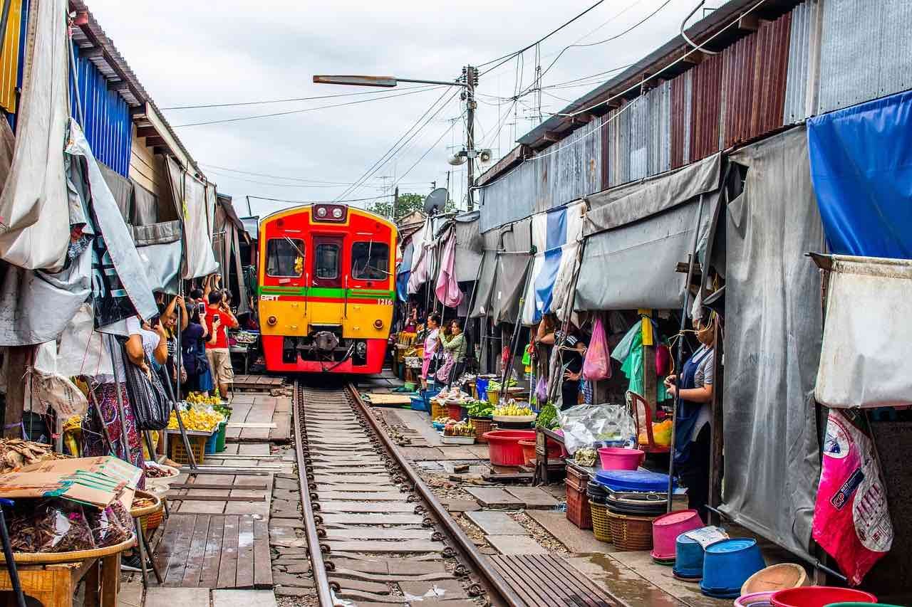 Railway market bangkok tour